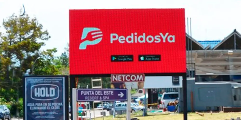 Anuncio en Aeropuerto de Smartphone Samsung Galaxy Edge s6 y Note